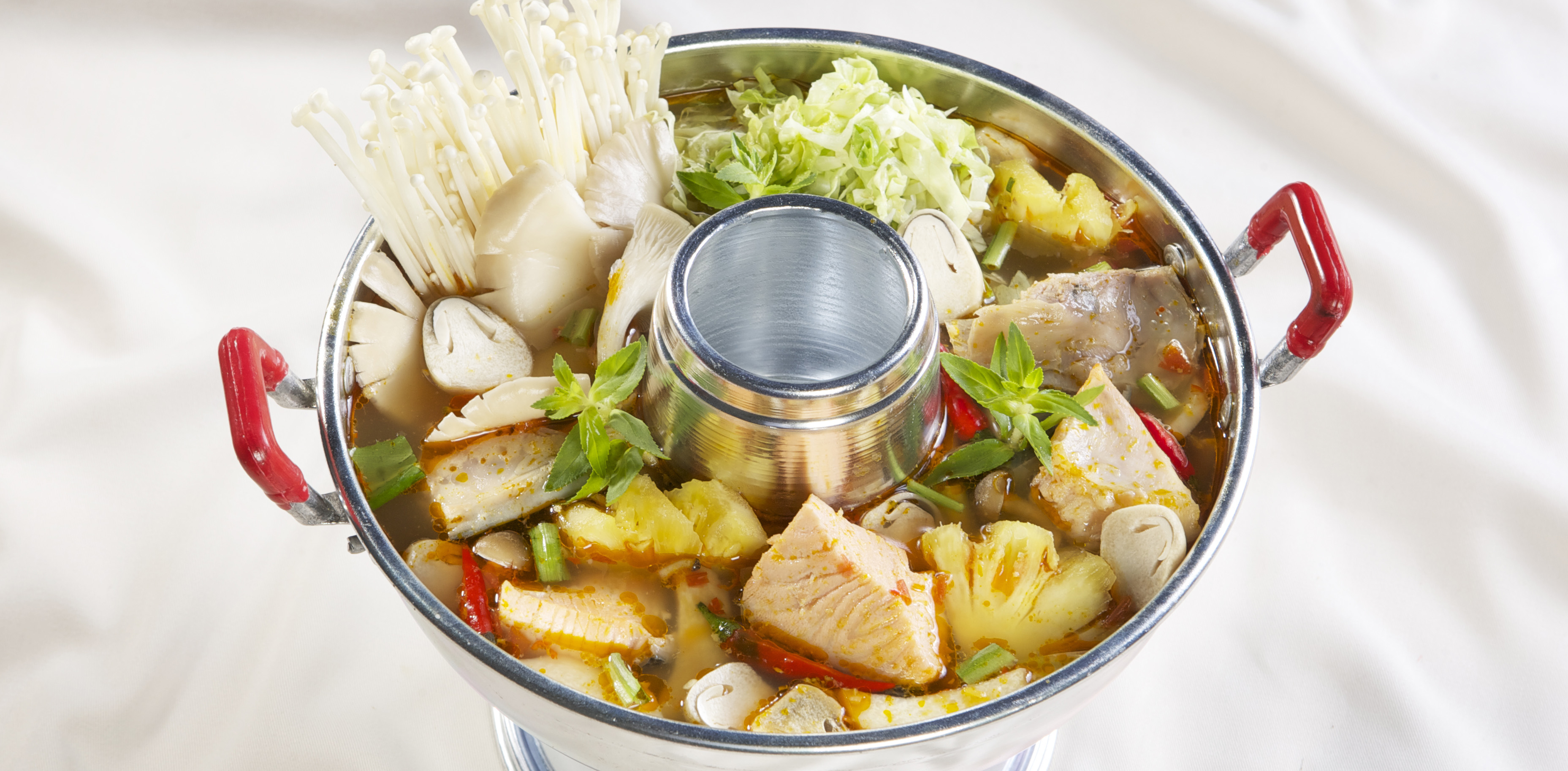 Lẩu nấm đầu cá hồi