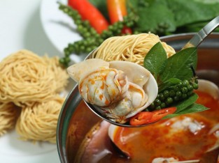 Lẩu nghêu tiêu xanh