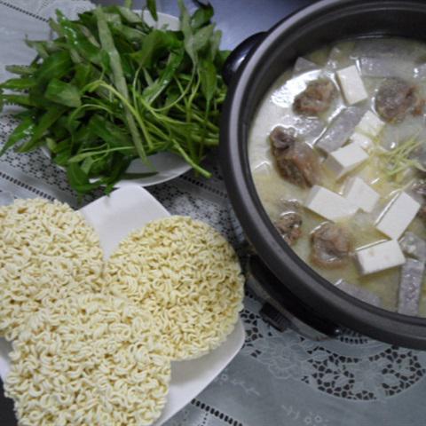 Cách làm lẩu vịt nấu chao