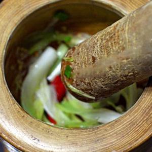 Cách làm lẩu với đầu cá hồi