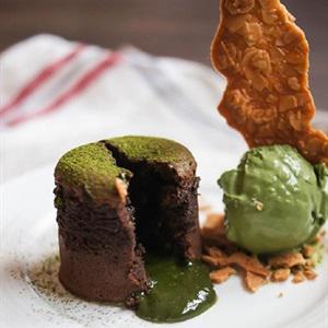 Cách làm lava cake nhân matcha