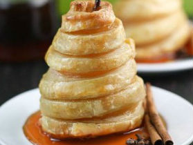 Lê cuộn bột ngàn lớp sốt mật ong