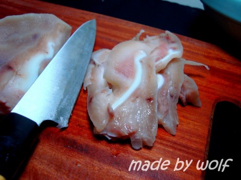 Lỗ tai heo ngâm chua