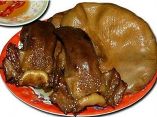 Lỗ tai heo phá lấu