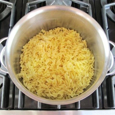 Cách làm Lokshen kugel