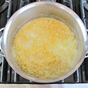 Cách làm Lokshen kugel