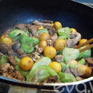 Cách làm lòng gà xào mướp hương