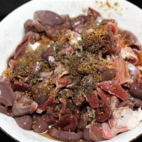 Cách làm lòng gà xào sa tế