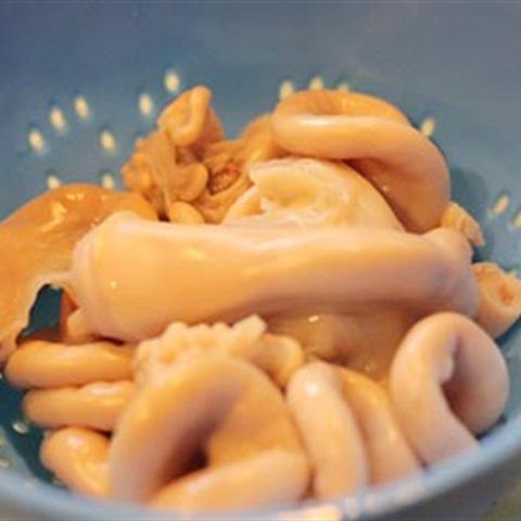 Cách làm lòng heo trộn măng tươi