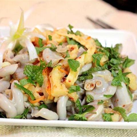 Cách làm lòng heo trộn măng tươi