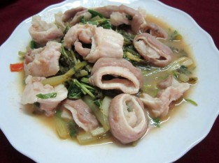 Lòng heo xào cải chua