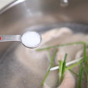 Cách làm lòng non xào dưa chua