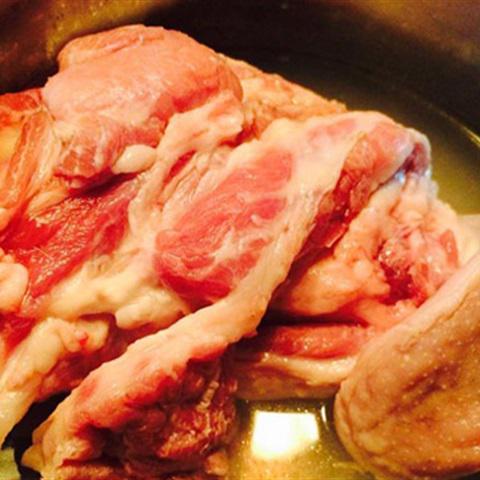 Cách làm lưỡi heo luộc