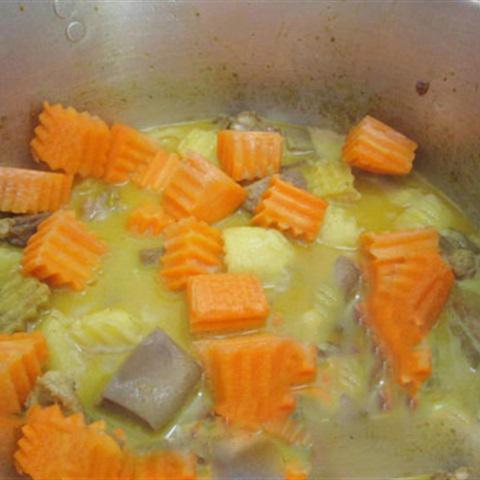 Cách làm lưỡi heo nấu cà ri