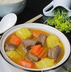 Lưỡi heo nấu cà ri