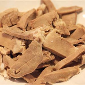 Cách làm lưỡi heo và bao tử trộn dưa cải chua