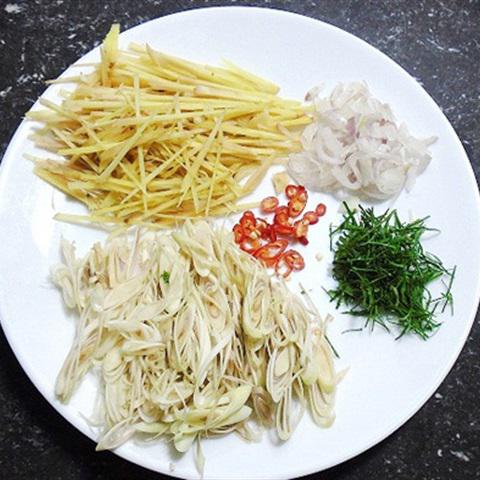 Cách làm lưỡi heo xào riềng sả