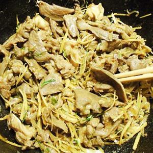 Cách làm lưỡi heo xào riềng sả