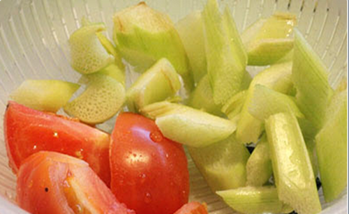 Lưỡi lợn nấu ragu ăn với bánh mì ngon không cưỡng nổi