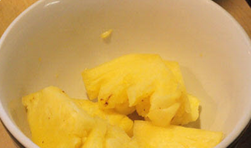 Lưỡi lợn nấu ragu ăn với bánh mì ngon không cưỡng nổi