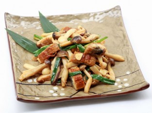 Lươn Nhật xào nấm