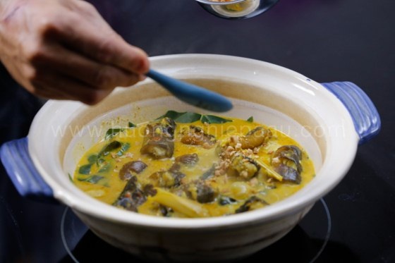 Lươn um lá nhàu món ngon bổ dưỡng