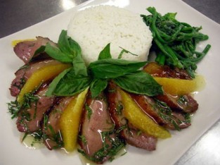 Lườn vịt nướng sốt cam