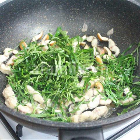 Cách làm lươn xào lá lốt