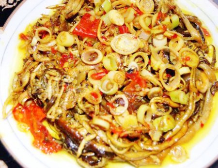 Lươn xào sả ớt