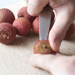 Cách pha lychee martini