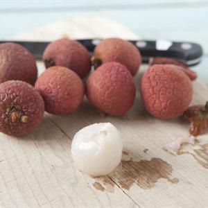 Cách pha lychee martini