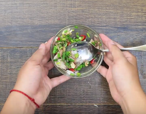 Mách bạn cách làm bánh bông lan cam tươi thơm ngọt, ăn hoài không chán