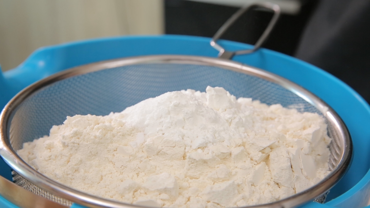 Mách bạn cách làm bánh nướng anh đào ngọt thơm tại nhà