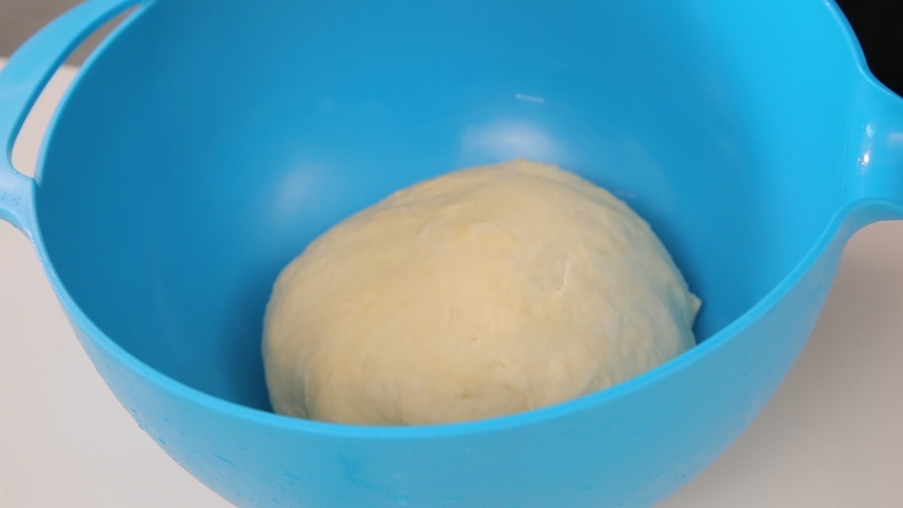 Mách bạn cách làm bánh nướng anh đào ngọt thơm tại nhà