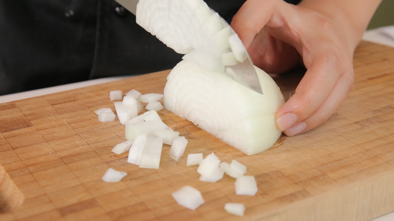 Mách bạn cách làm bánh nướng anh đào ngọt thơm tại nhà