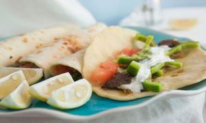 Mách bạn cách làm bánh nướng anh đào ngọt thơm tại nhà