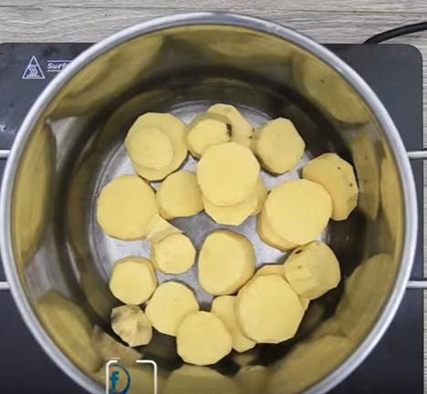 Mách bạn cách làm nộm sứa xoài xanh chua ngọt, cả nhà gắp không ngừng đũa