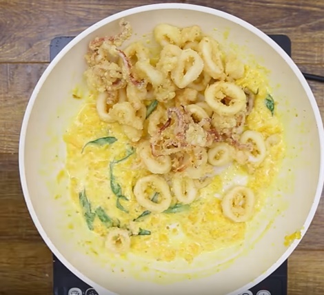 Mách bạn cách muối dưa hành trắng, giòn không hăng, không bị nổi váng