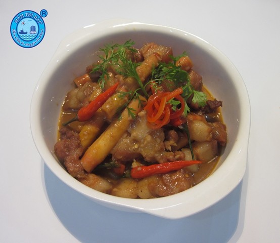 Mắm ruốc kho măng nước dừa