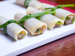 Măng cuốn thịt gà