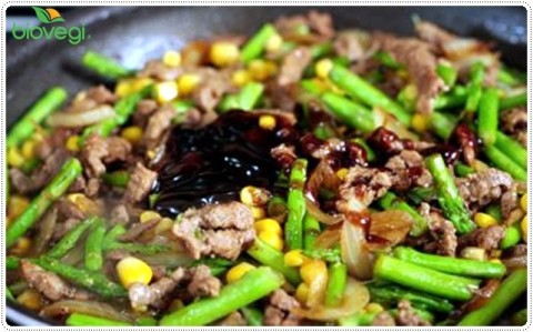 Măng tây xào ngô nấm