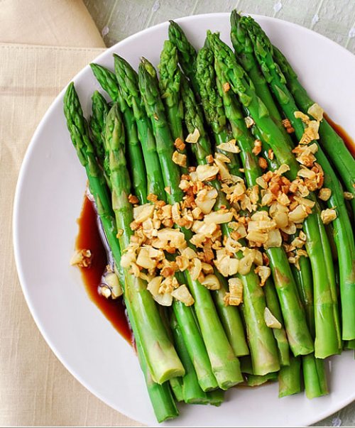 Măng tây xào tỏi