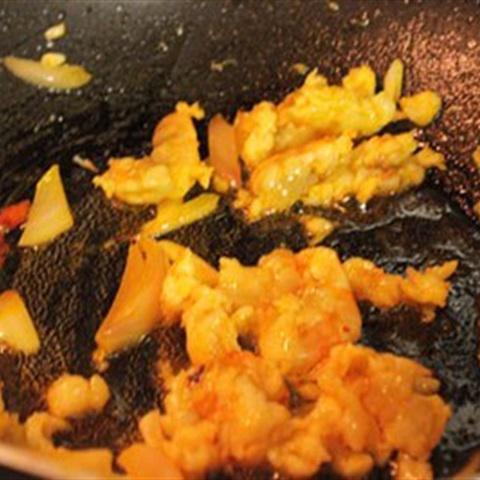 Cách làm măng tươi xào tôm và sa tế