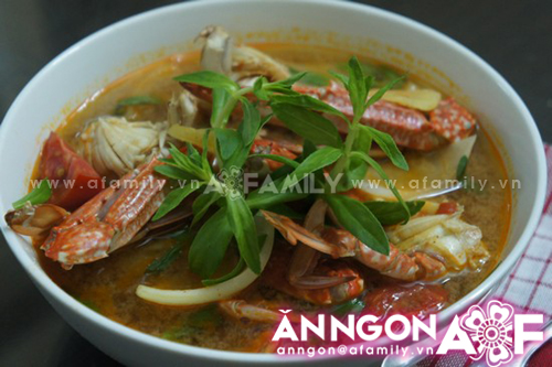 Mát trời ăn canh ghẹ chua cay nóng hổi thật tuyệt