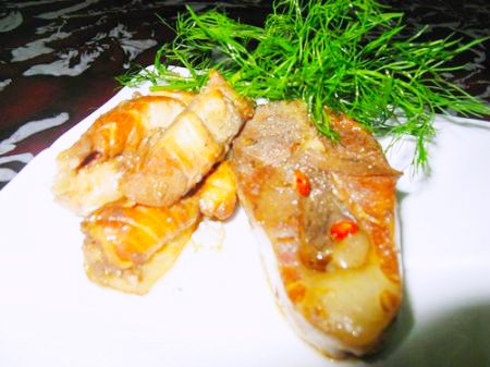 Mát trời kho cá ba sa và lườn cá hồi