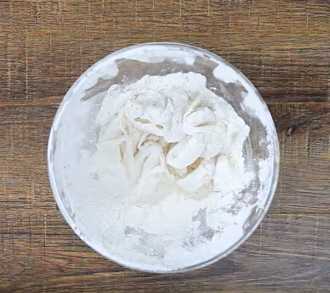 Mát trời trổ tài làm ếch om chuối đậu nóng hổi, đậm đà hương vị quê nhà