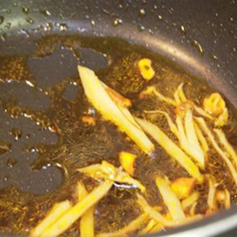 Cách làm mề gà sốt gừng