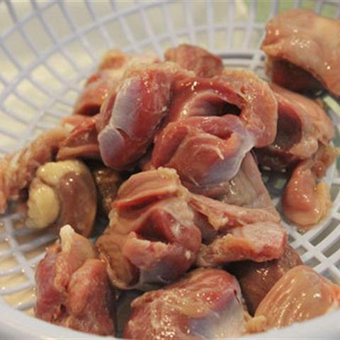 Cách làm mề gà xào đậu phộng