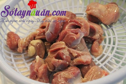 Mề gà xào hành tây