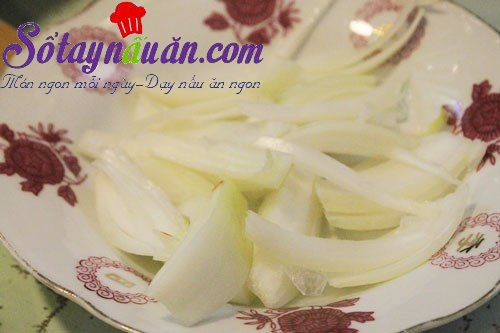 Mề gà xào hành tây